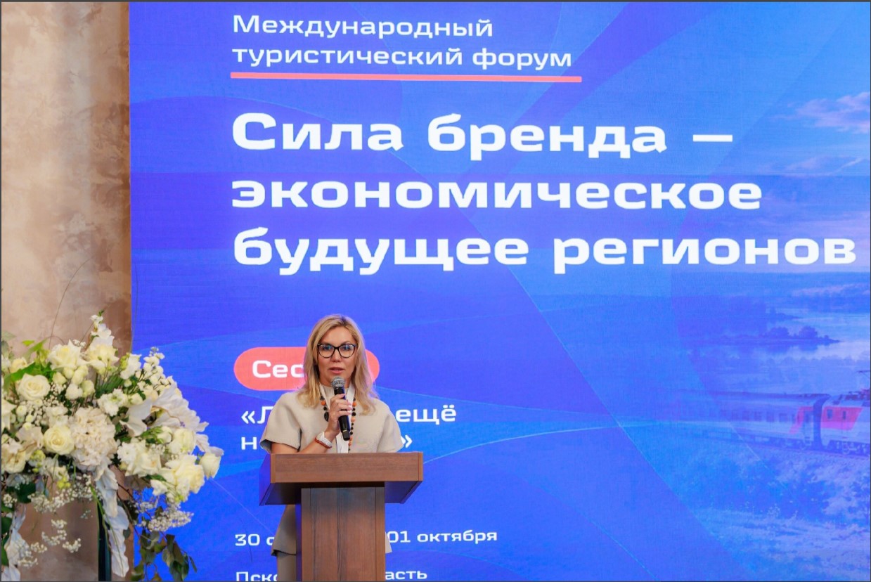 Медленные путешествия и «отели на колесах»: как меняется железнодорожный туризм в России